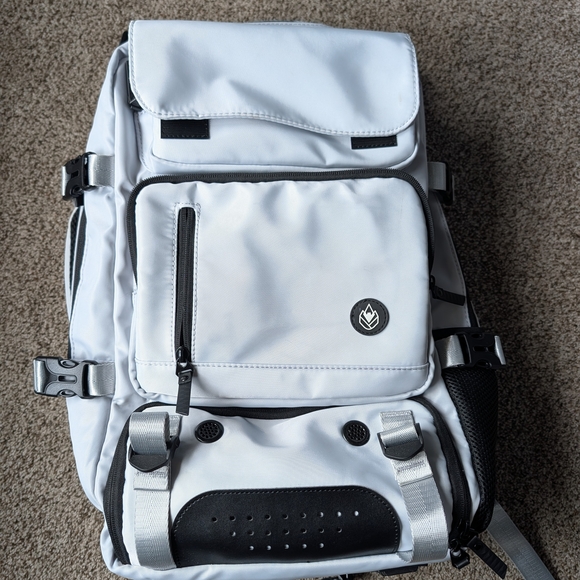 Phieres Travel Backpack From Austria - Picture 4 of 9